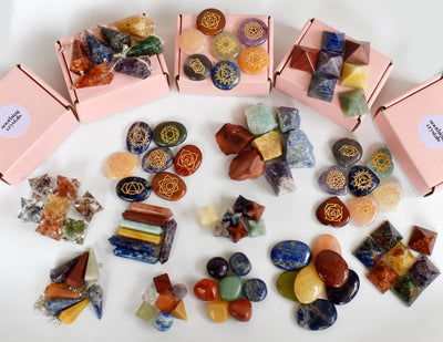 Chakra Crystals Orgone Pyramids Set, Wooden Grid Plate, Selenite Log