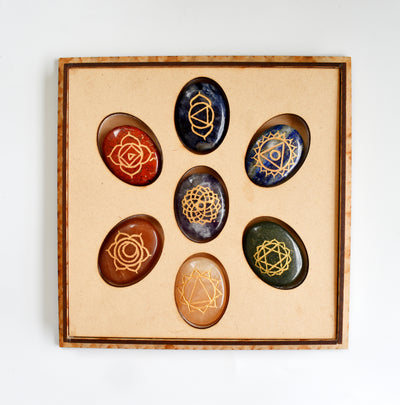 Chakra Crystals Set, Oval Reiki 7 Chakra Stones Set, Wooden Grid Plate, Selenite Log