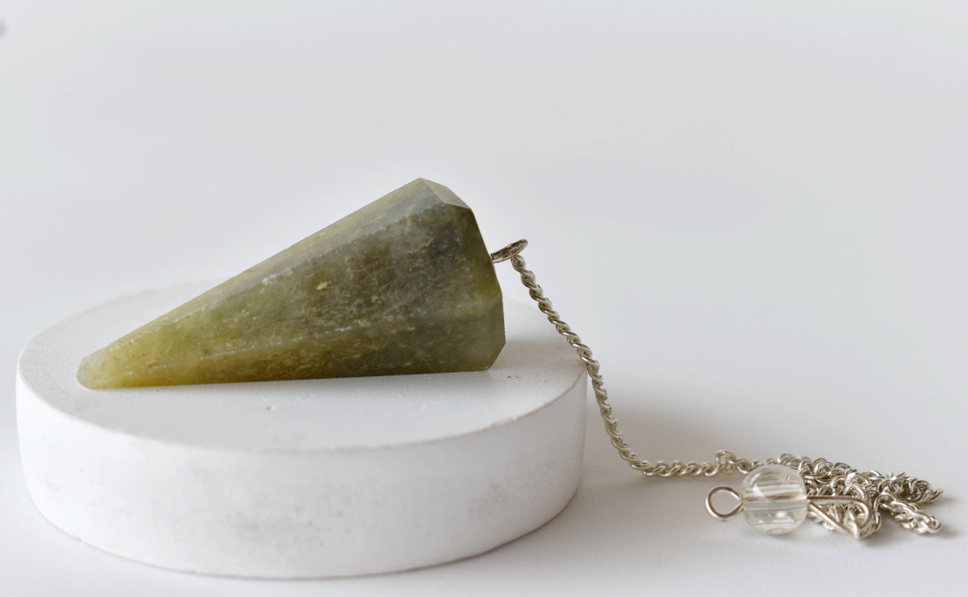 Green Aventurine Pendulum (Cleansing and Stress Relief)