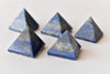 Pyramide de cristal de Lapis Lazuli ~ Pyramide de Lapis Lazuli pour la guérison, la grille de cristal et l'équilibrage des chakras