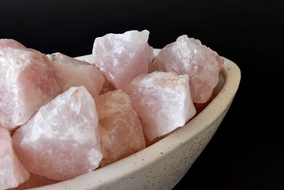 Pierres naturelles brutes de quartz rose Pierres brutes de quartz rose de 1 pouce, morceaux de cristal brut en taille de paquet 4 oz, 1/2 lb, 1 lb.