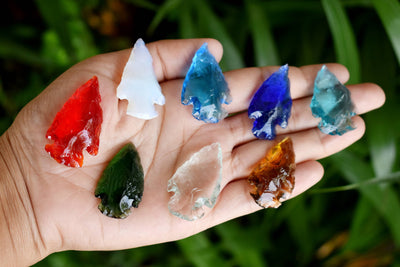 1.25 inch Arrowhead Points Set, Mix Multi Colored Glass 8 Pieces Glass Arrowhead Set